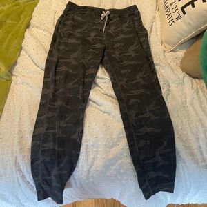 Black Camo Vuori Joggers